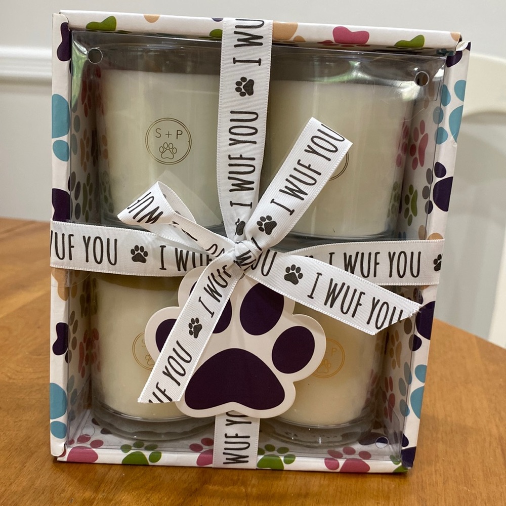 NWT.  Set of 4, Sand and Paws, votive candles.